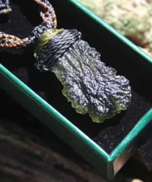 MOLDAVITE Pendant, Moldavite Necklace,Platypus Dreamimg Elven Raw CRYSTAL Necklace, Australian Made Macrame Cord Authentic Moldavite Jewelry