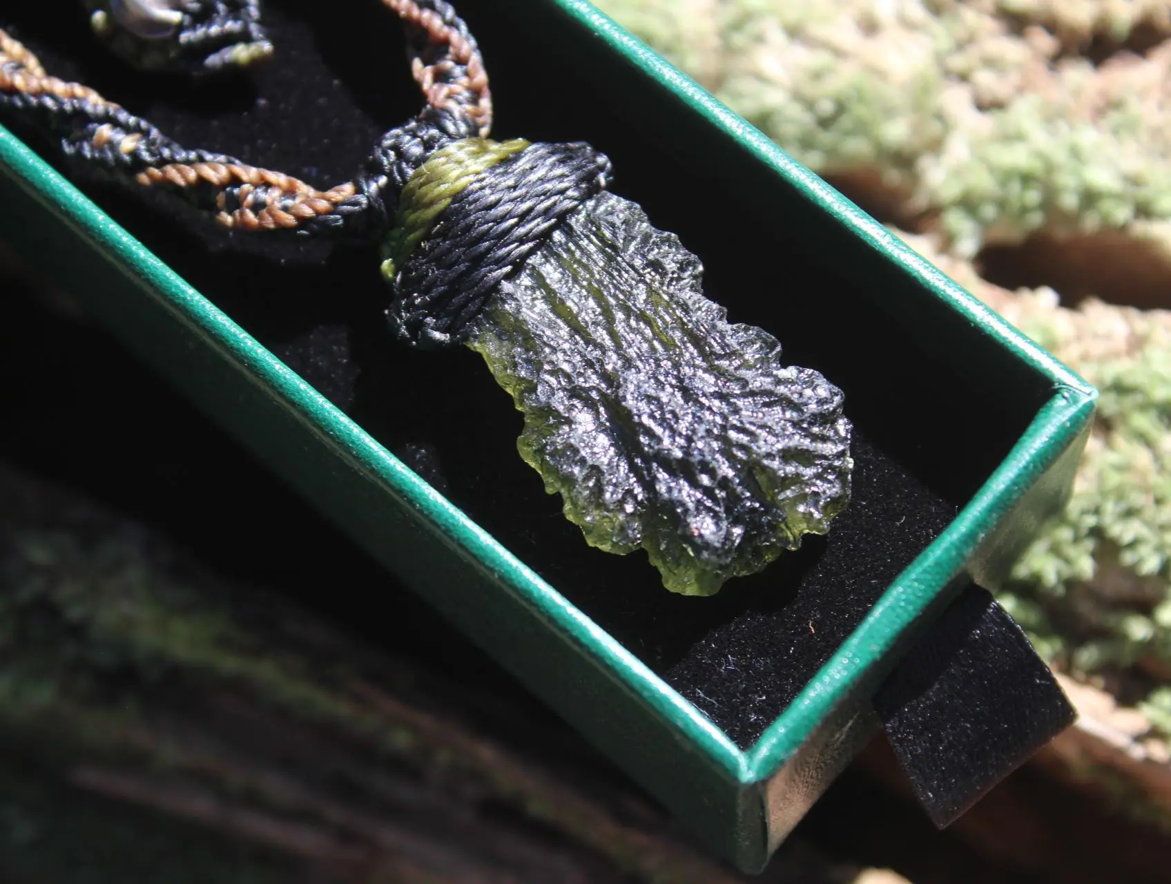 MOLDAVITE Pendant, Moldavite Necklace,Platypus Dreamimg Elven Raw CRYSTAL Necklace, Australian Made Macrame Cord Authentic Moldavite Jewelry