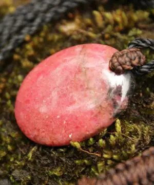 Australian Rhodonite Necklace, Tribal pendant. Macrame necklace, Heart Chakra stone Jewelry, PINK SONE jewelry, Taurus elf NECKLACE
