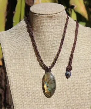Faceted Labradorite Pendant Labrodorite Necklace Macrame Cord March Birthstone, Healing Crystal Talisman, Green stone .925 silver Necklace